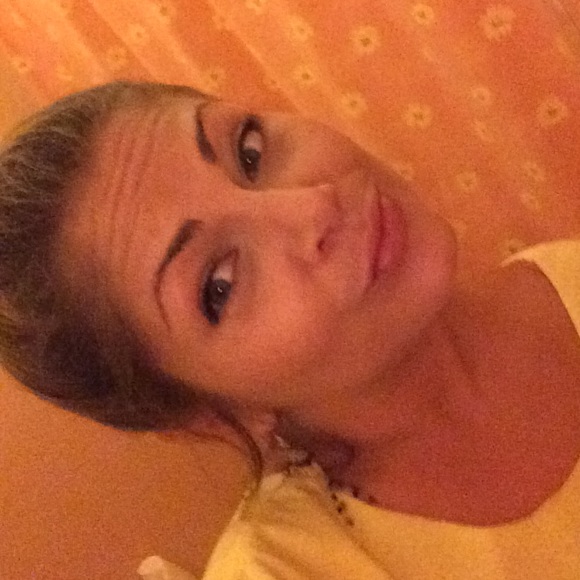 Meet your Posher, Terra - Picture 3 of 6